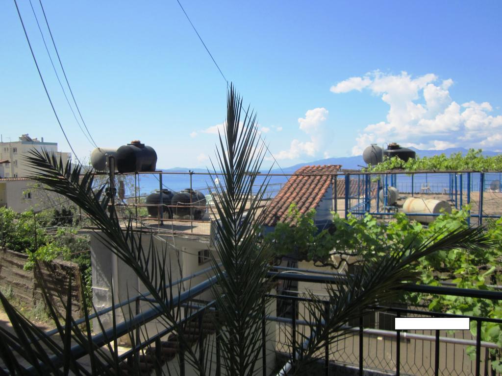 Guest House And Tavern Leo Sarande Exterior photo